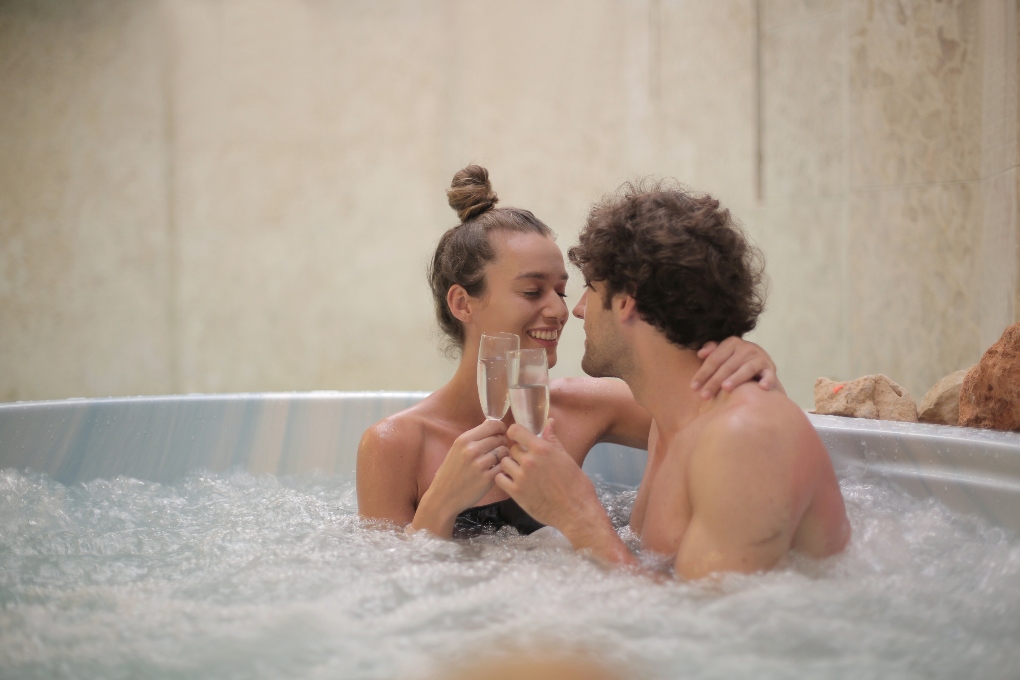 couple enjoying a spa