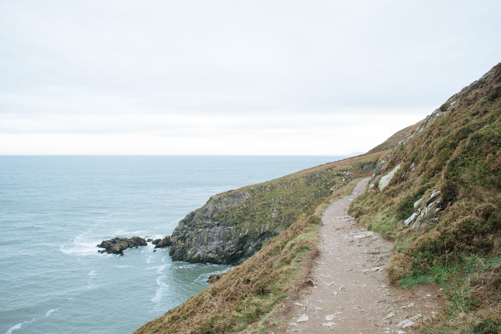 cliff hiking path in Howth