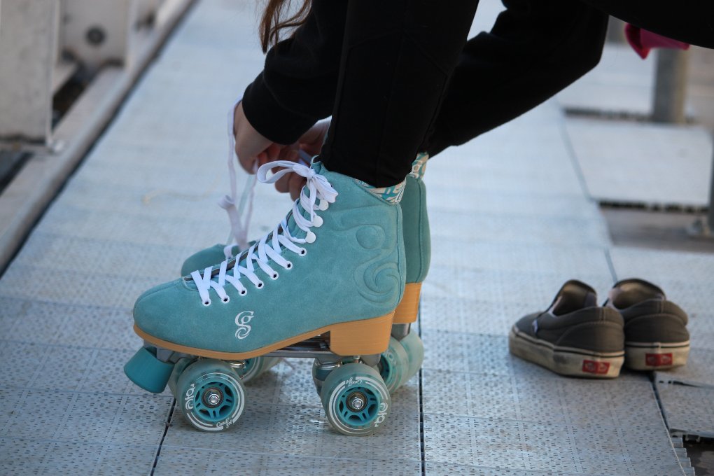 putting on roller skates