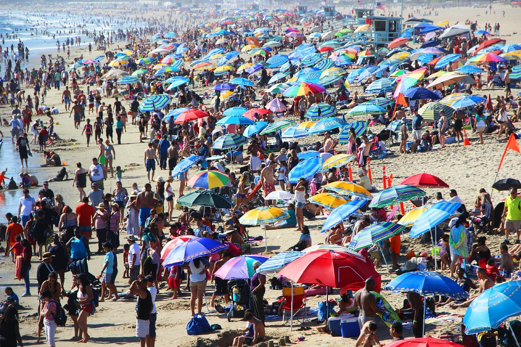 crowded LA beach during summer
