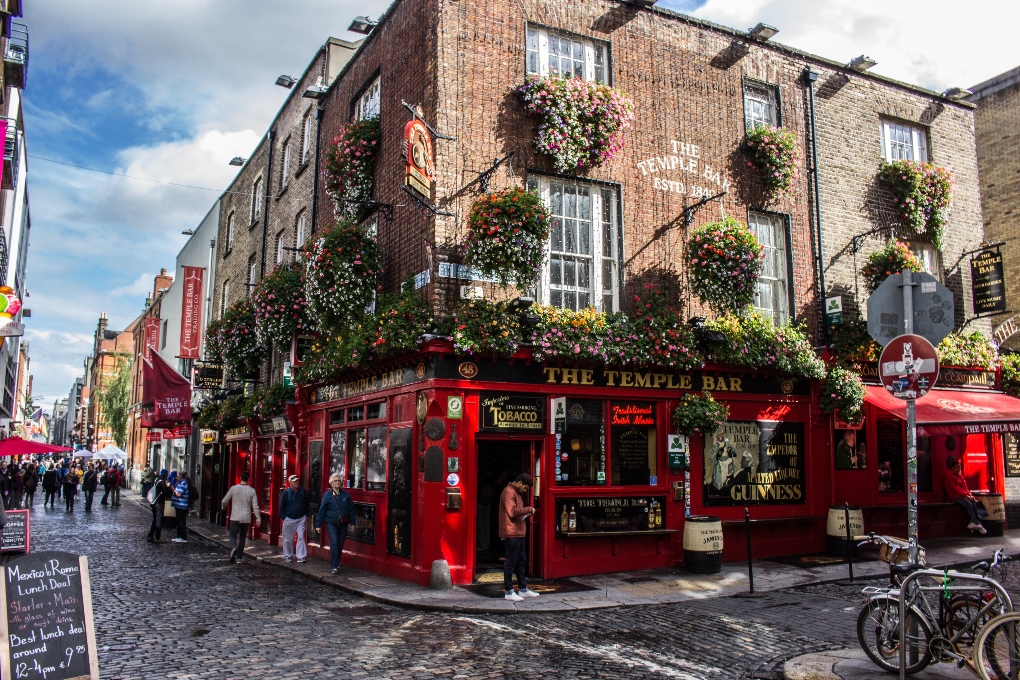 Temple Bar in the spring